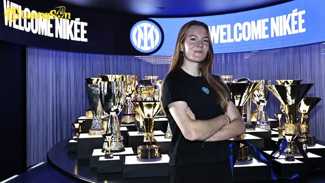 Nikee Diana van Dijk chính thức gia nhập Inter Milan (Ảnh: CLB) Nikee Diana van Dijk chính thức gia nhập Inter Milan (Ảnh: CLB)
