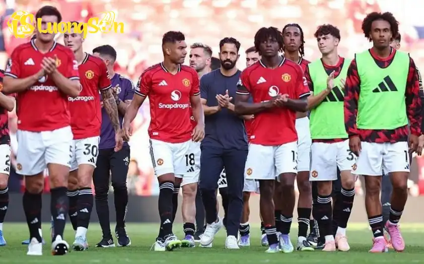 Đoàn quân của HLV Ruben Amorim sẽ phải rất nỗ lực nếu muốn có điểm rời Anfield (Ảnh: NBC) Đoàn quân của HLV Ruben Amorim sẽ phải rất nỗ lực nếu muốn có điểm rời Anfield
