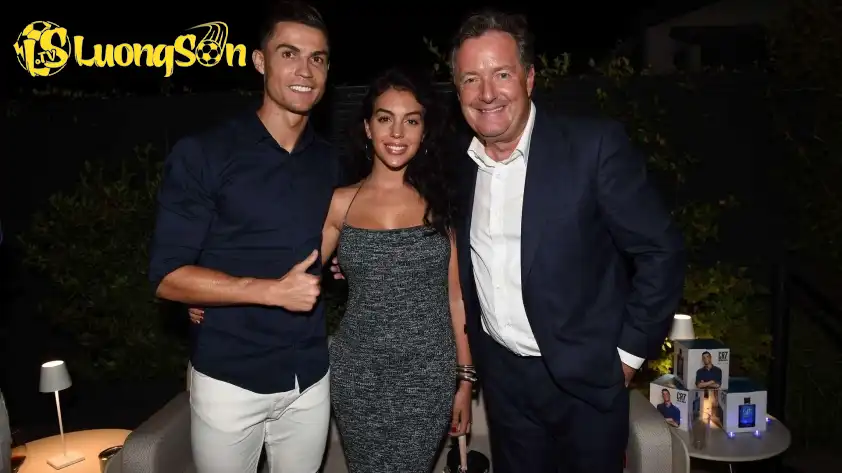 Nhà báo Piers Morgan gọi đây là đội hình Arsenal mạnh nhất kể từ năm 1971